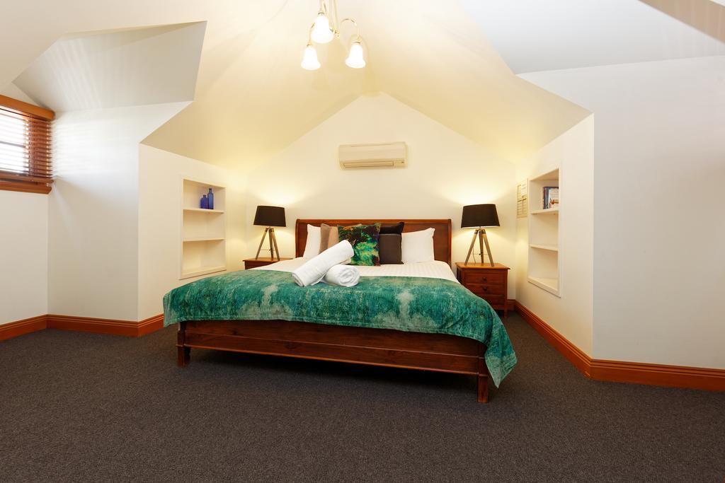 54 On Bank Hotel Port Fairy Exterior photo